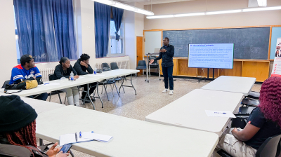 Lors de l'atelier de l'Auberge Francophone avec les jeunes noirs sous le thème : Identification des besoins émergents et planification