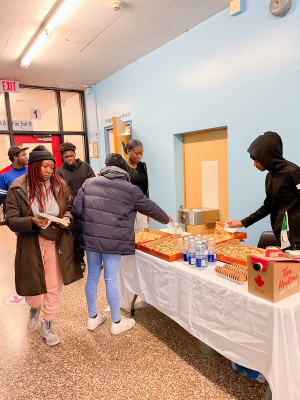 Lors de l'atelier de l'Auberge Francophone avec les jeunes noirs sous le thème : Identification des besoins émergents et planification